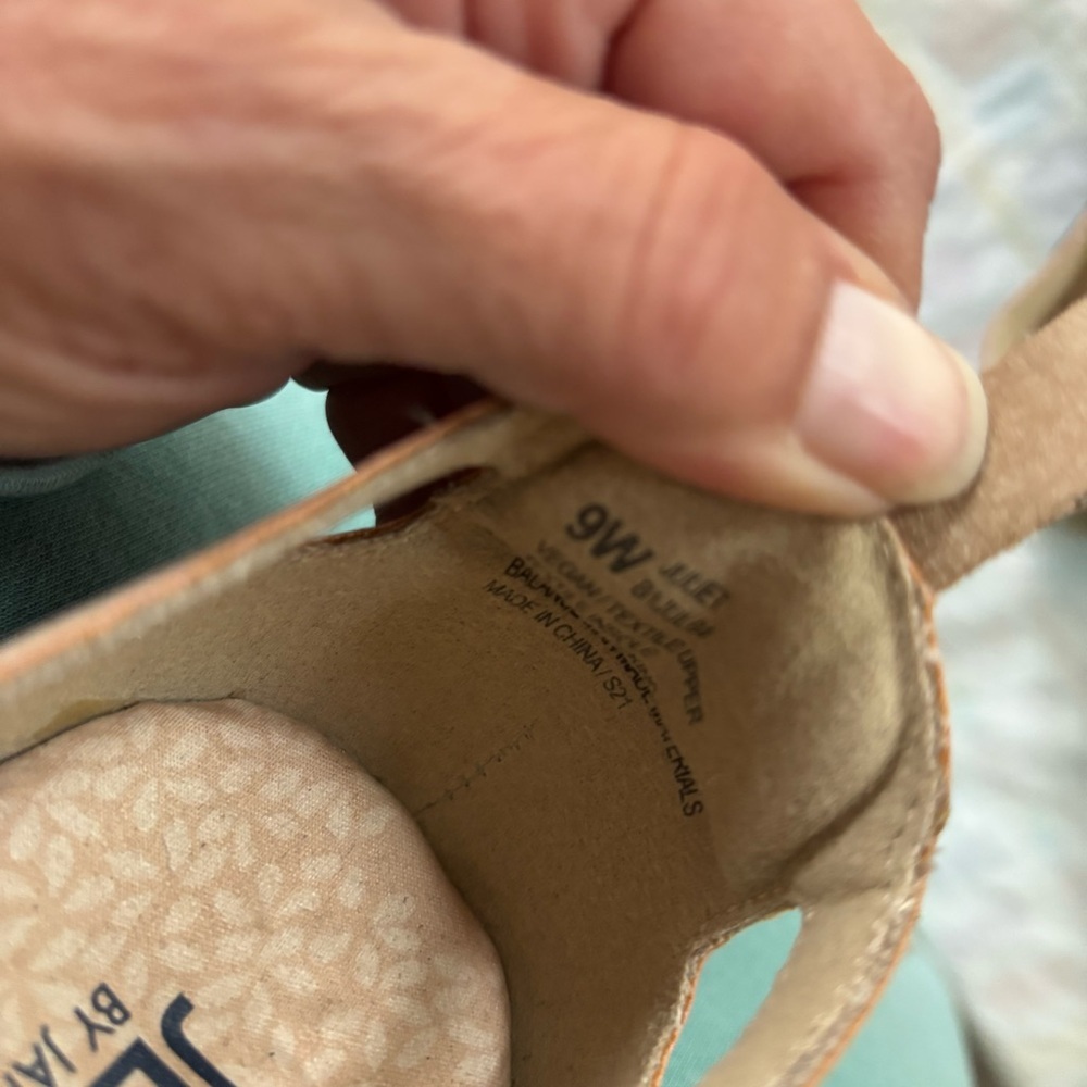 JBU Juliet casual Slip on Sandals Memory Foam SZ 9 W Worn 1X Indoors Like New - Picture 7 of 13